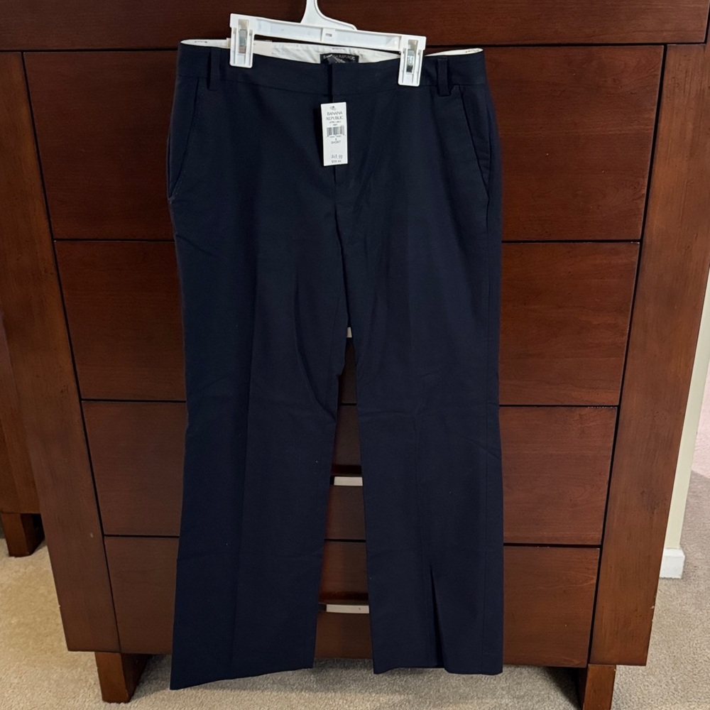 NWT- Women’s Banana Republic Martin Fit Wide Leg Navy Dress Pants.